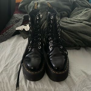 Platform Shiny Leather Black Dr. Martens